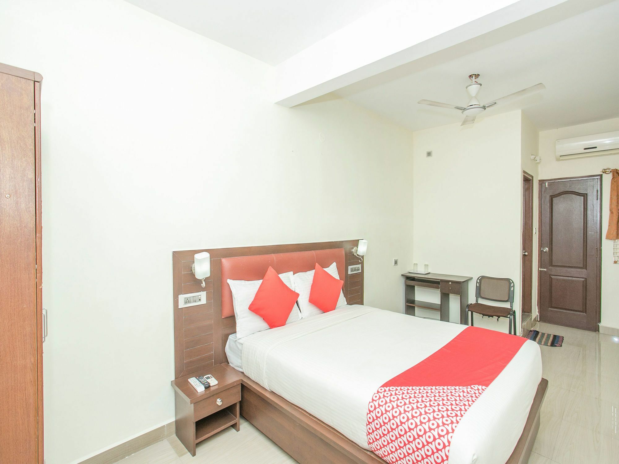 העיר בנגלור Oyo 13170 Victory Suites מראה חיצוני תמונה